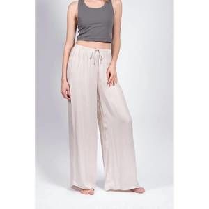 NEW LATTELOVE satin wide-leg pants in milk